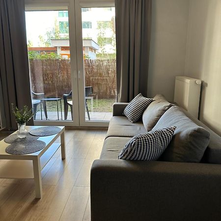 Cosy Apartment Near To The Chopin'S Airport Cybernetyki 2C Warsaw Exterior photo