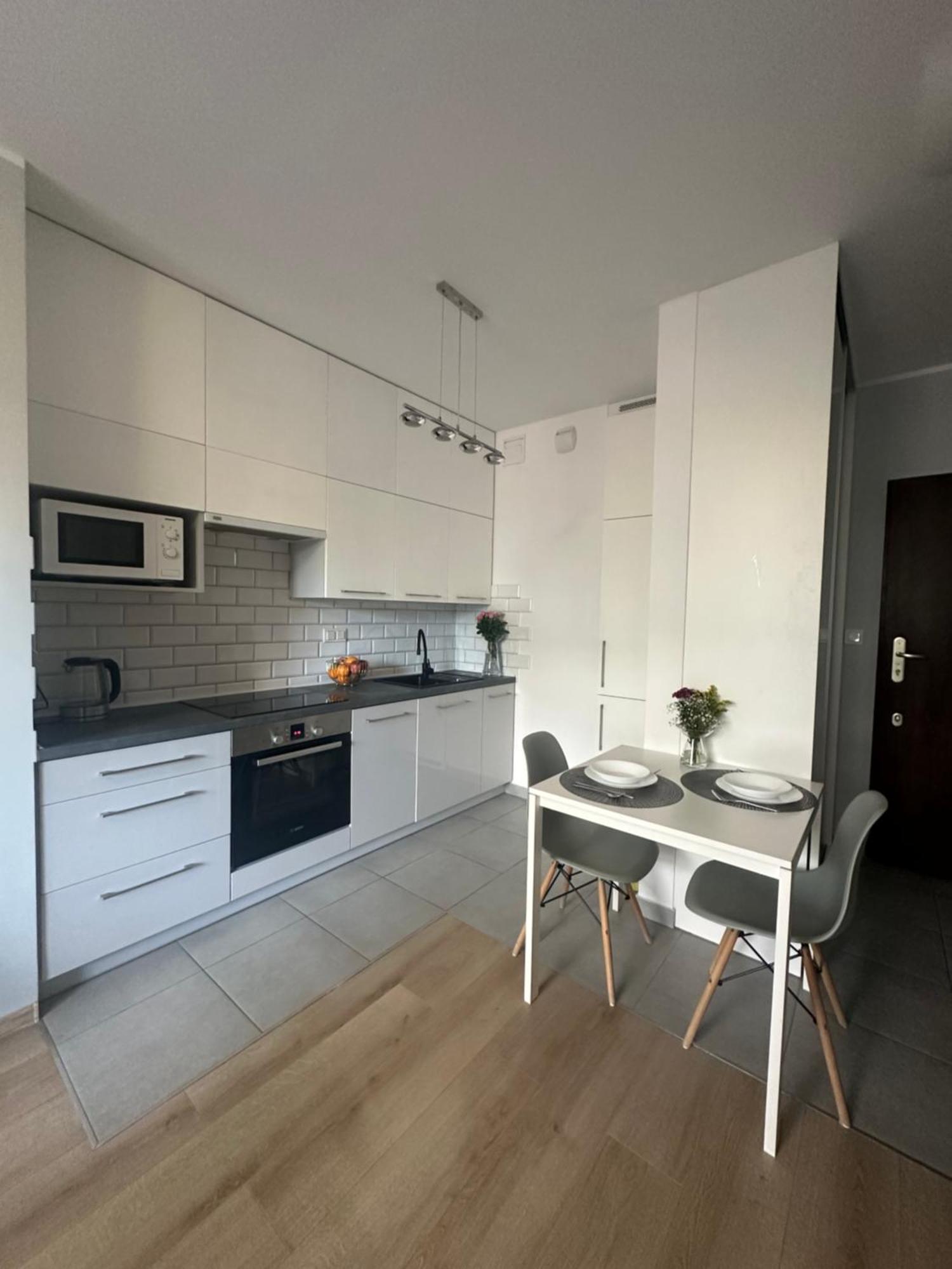 Cosy Apartment Near To The Chopin'S Airport Cybernetyki 2C Warsaw Exterior photo